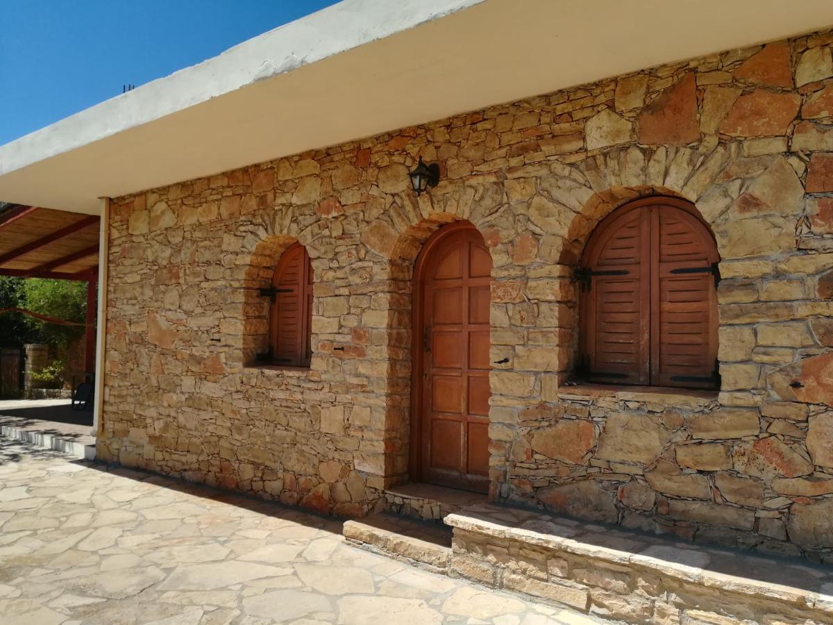 הוילה טריופטרה Stone House מראה חיצוני תמונה
